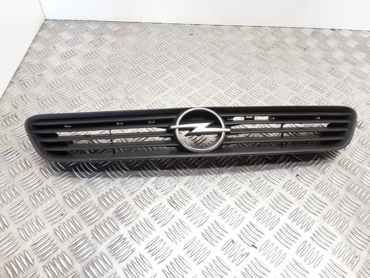 Opel Astra G (1998 - 2004) 90588120 Верхняя решетка радиатора — фото 1