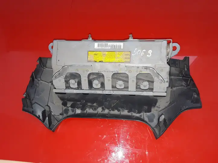 Toyota Auris 150 (2006 - 2012) 2J1461209M34 Коленная подушка безопасности — фото 2