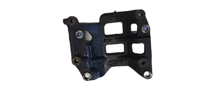 Toyota Corolla Verso E121 (2004 - 2007) 246280497 Кронштейн генератора — фото 1