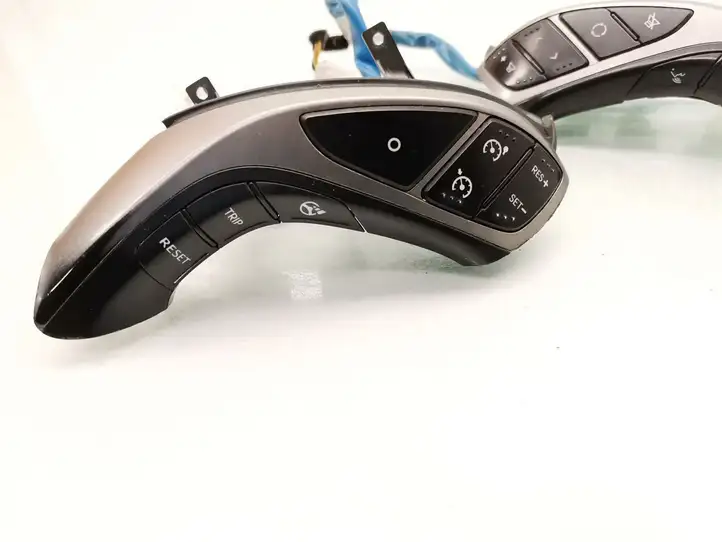 Hyundai i30 (2007 - 2012) 96710-A6750RDR Кнопки на рулевом колесе — фото 3