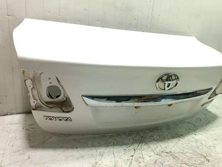 Toyota Avensis T270 (2012 - 2015) Крышка багажника — фото 3