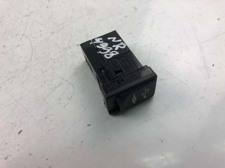 Toyota Yaris (2009 - 2012)  861900D030 Блок управления USB