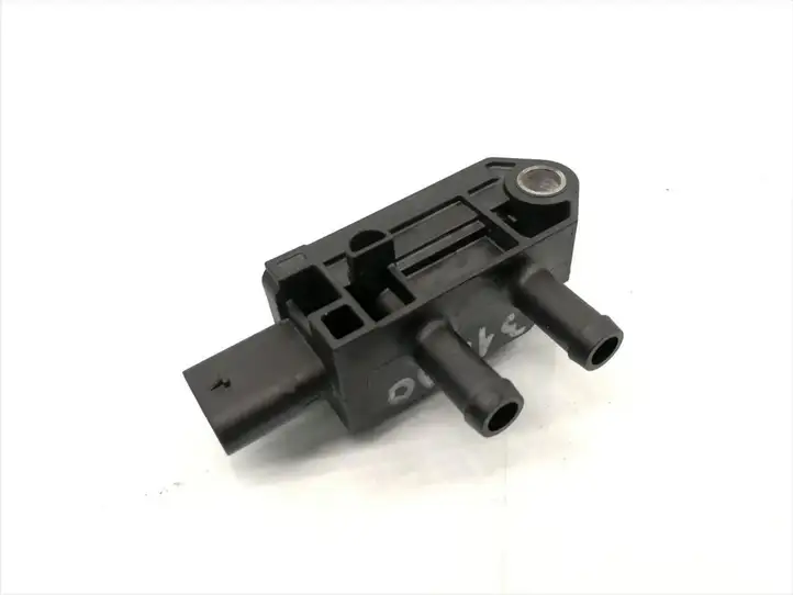 Volkswagen Golf VII (2013 - 2019) 04L906051F Датчик давления выхлопа — фото 2