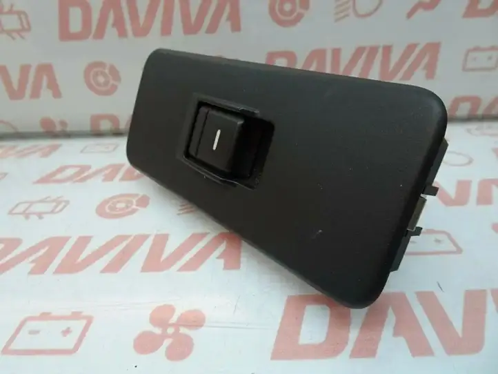 Land Rover Discovery 3 - LR3 (2004 - 2009) 080516-1 Блок кнопок стеклоподъемников — фото 2
