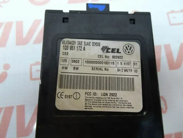 Volkswagen Eos (2006 - 2010) 1Q0951172A Блок управления сигнализацией — фото 5