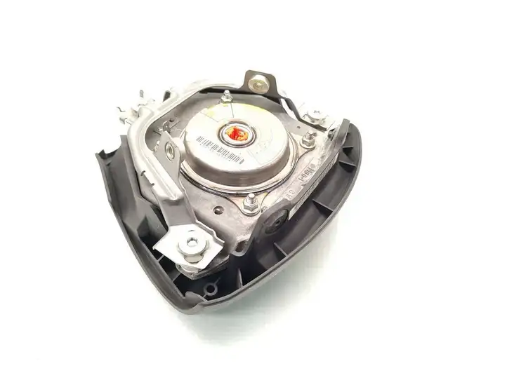 Toyota Auris 150 (2006 - 2012) Подушка безопасности руля — фото 4