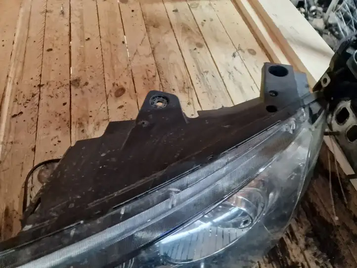 Chevrolet Captiva (2013 - 2016) Передняя фара — фото 3