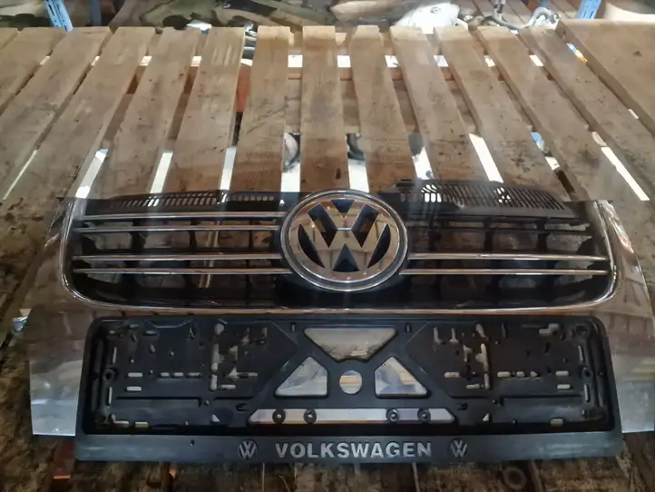 Volkswagen Jetta V (2005 - 2010) Верхняя решетка радиатора — фото 2