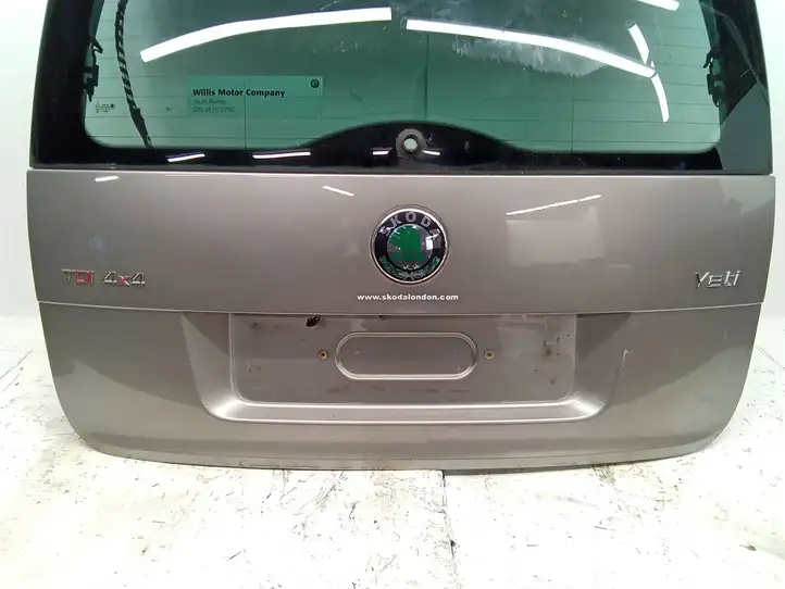 Skoda Yeti (5L) (2009 - 2012) Крышка багажника — фото 9