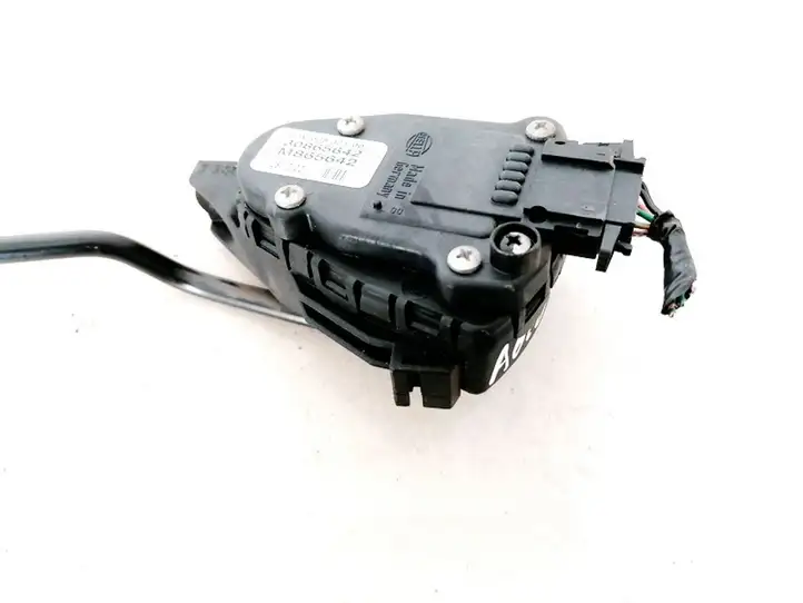 Mitsubishi Carisma (1999 - 2004) 6PV00830100 Педаль акселератора — фото 2