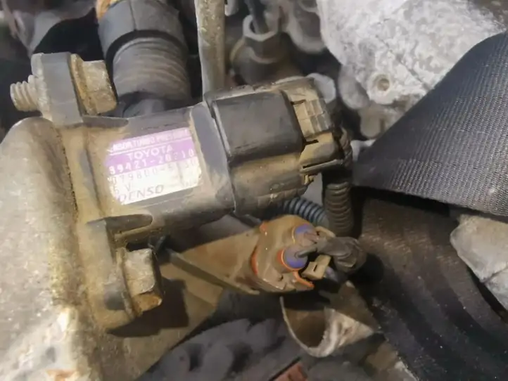 Toyota Corolla Verso E121 (2001 - 2004) 8942120210 Датчик давления воздуха впуска — фото 2