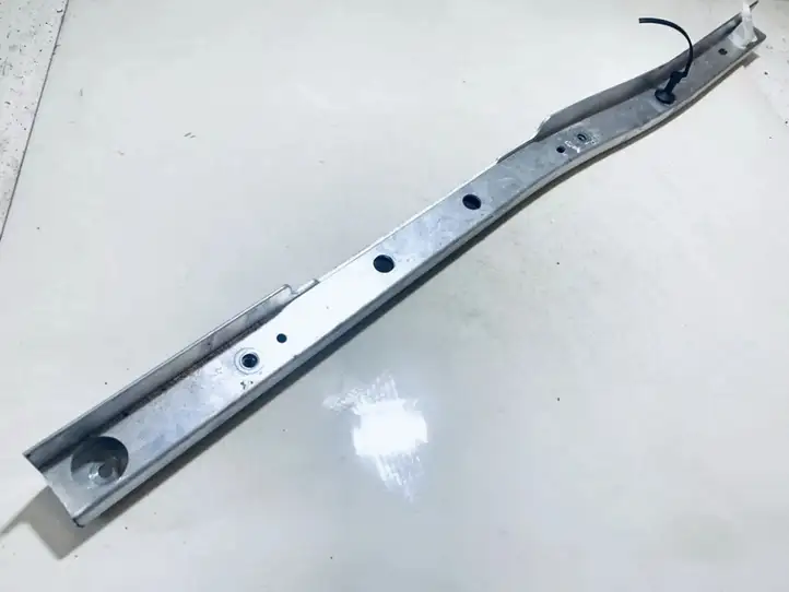 Tesla Model 3 (2017 - 2023) 110980800c01 Держатель аккумулятора — фото 2