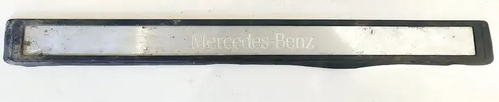 Mercedes-Benz E W211 (2002 - 2009) a2116805535 Внутренняя отделка переднего порога — фото 1