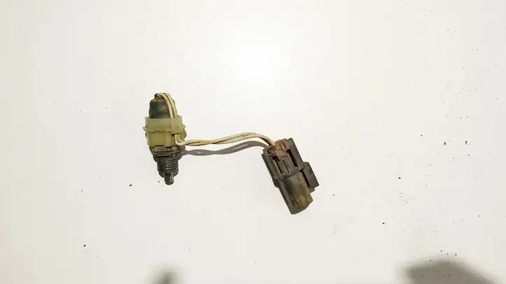 Nissan Navara D40 (2004 - 2015) Датчик заднего хода — фото 1