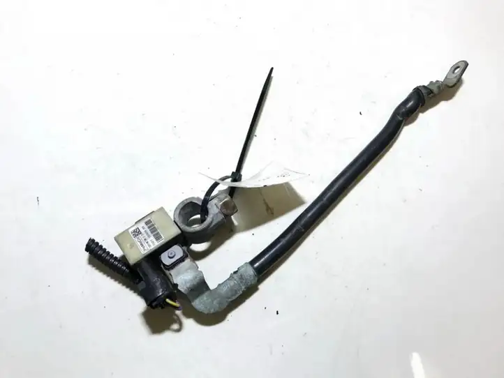 Ford Fiesta (2006 - 2008) cv2t10c679bd Плюсовой провод аккумулятора — фото 1