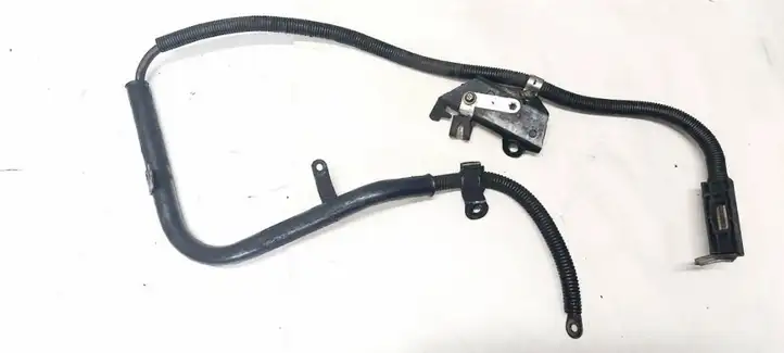 Mercedes-Benz C W203 (2000 - 2007) a2034660340 Плюсовой провод аккумулятора — фото 1