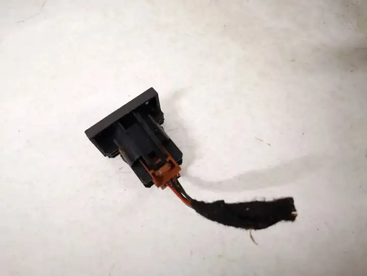 Ford Focus (2005 - 2008) 3m5156051aa Прочие детали салона — фото 3