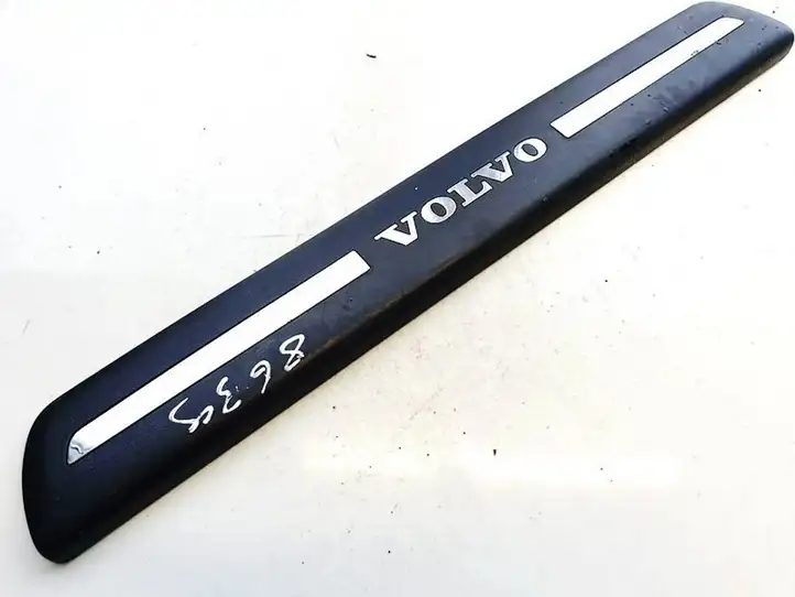 Volvo V50 (2004 - 2008) Внутренняя отделка переднего порога — фото 1