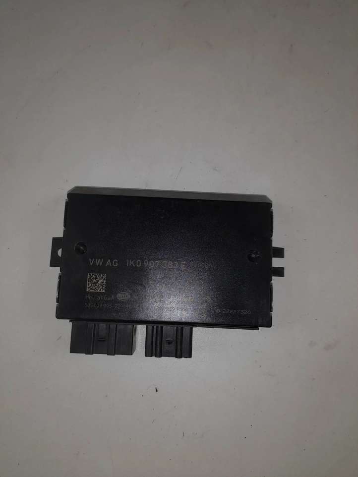 Volkswagen PASSAT B6 (2005 - 2010)  1K0907383E Блок управления крюка для прицепа