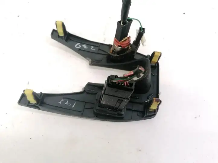 Toyota Auris 150 (2006 - 2012) 5891702120 Включатель обогрева — фото 2