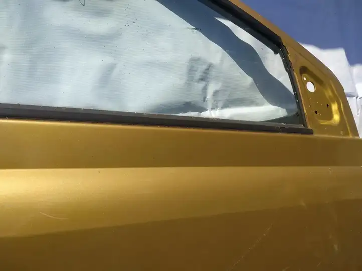 Toyota Yaris (1999 - 2003) Накладка стекла передней двери — фото 3