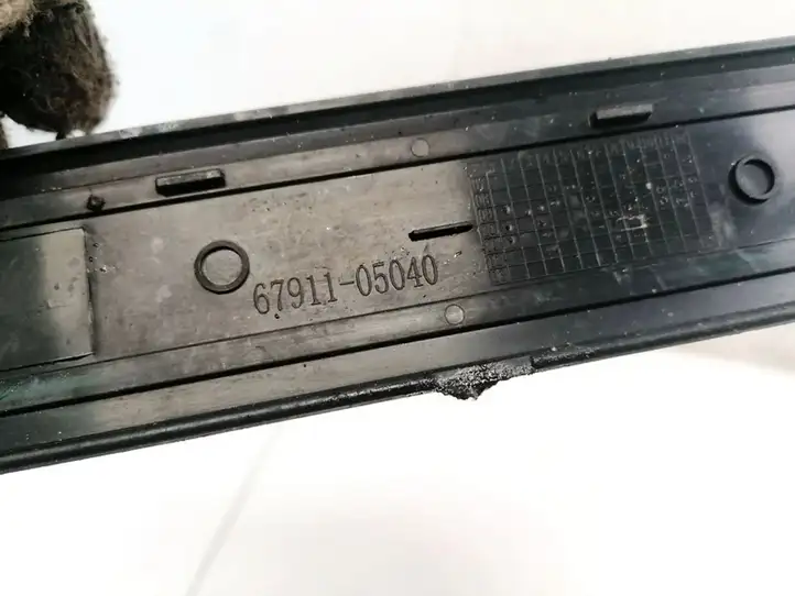 Toyota Avensis T270 (2009 - 2012) 6791105040 Внутренняя отделка переднего порога — фото 3