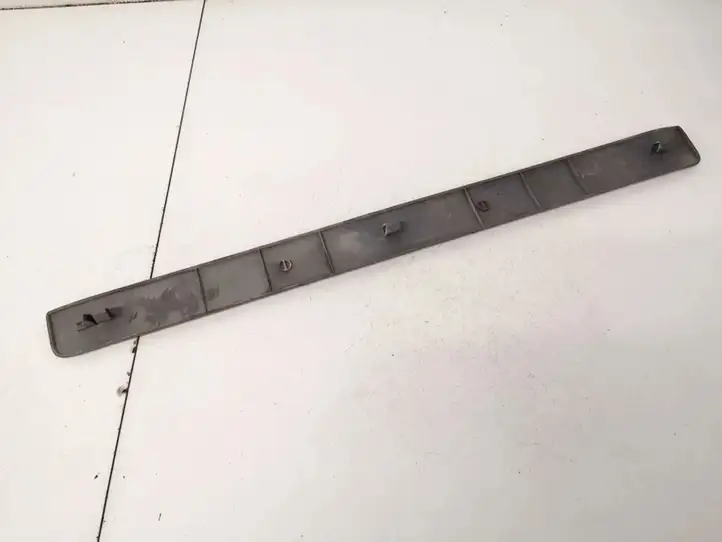 Toyota Avensis Verso (2001 - 2004) 6791244040 Внутренняя отделка переднего порога — фото 2
