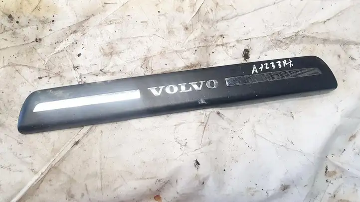 Volvo V50 (2004 - 2008) Внутренняя отделка переднего порога — фото 1