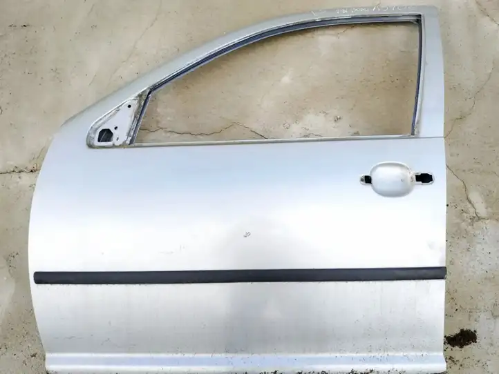 Volkswagen Bora (1998 - 2005) pilkos Дверь — фото 1