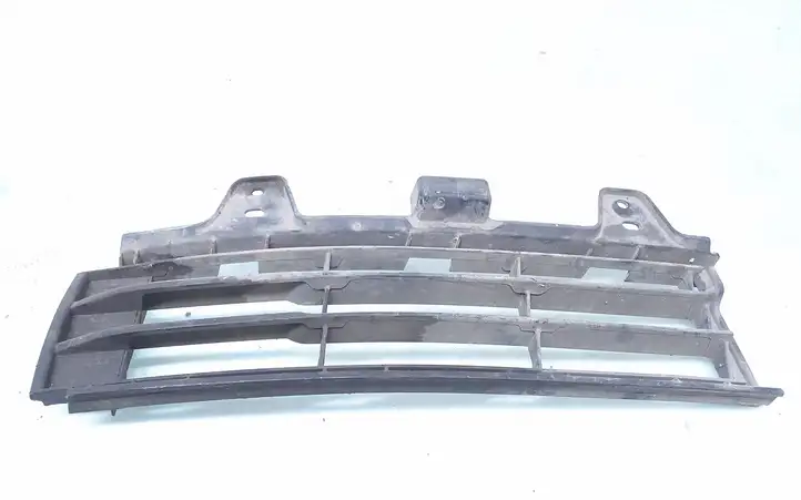 Toyota Land Cruiser (J200) (2008 - ) 5311260040 Нижняя решетка переднего бампера — фото 1