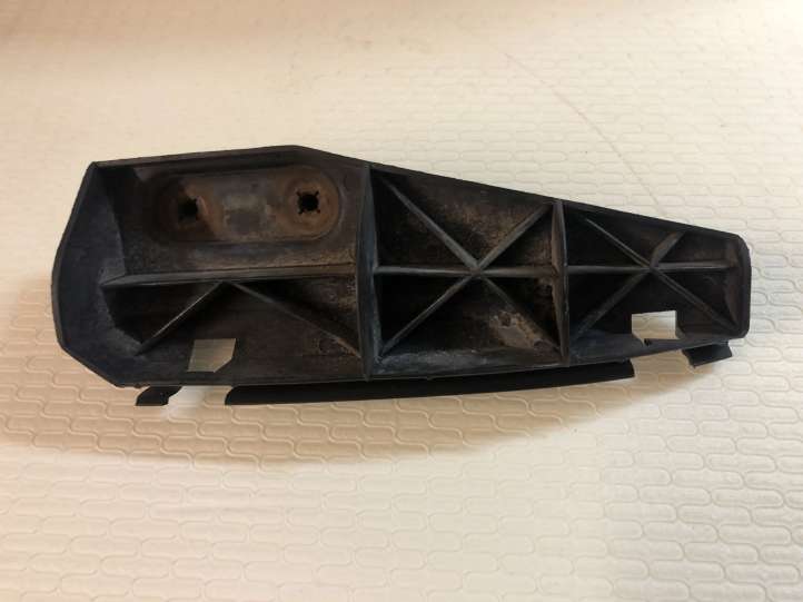 Toyota Corolla Verso AR10 (2004 - 2009)  525630F010  Держатель заднего бампера (кронштейн)