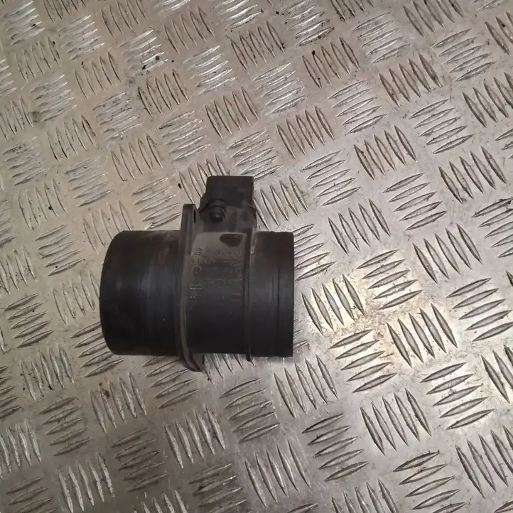 Volkswagen PASSAT B6   074906461B Измеритель потока воздуха