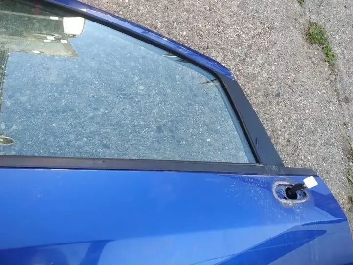 Fiat Grande Punto (2005 - 2014) Накладка стекла передней двери — фото 3