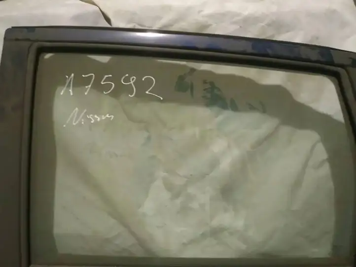 Nissan Note (E11) (2006 - 2014) Стекло задней двери — фото 1