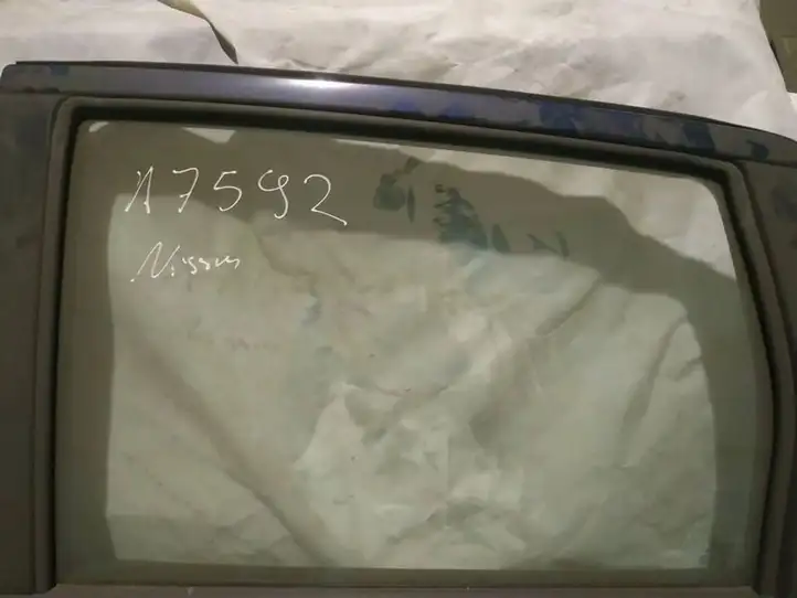 Nissan Note (E11) (2006 - 2014) Стекло задней двери — фото 3