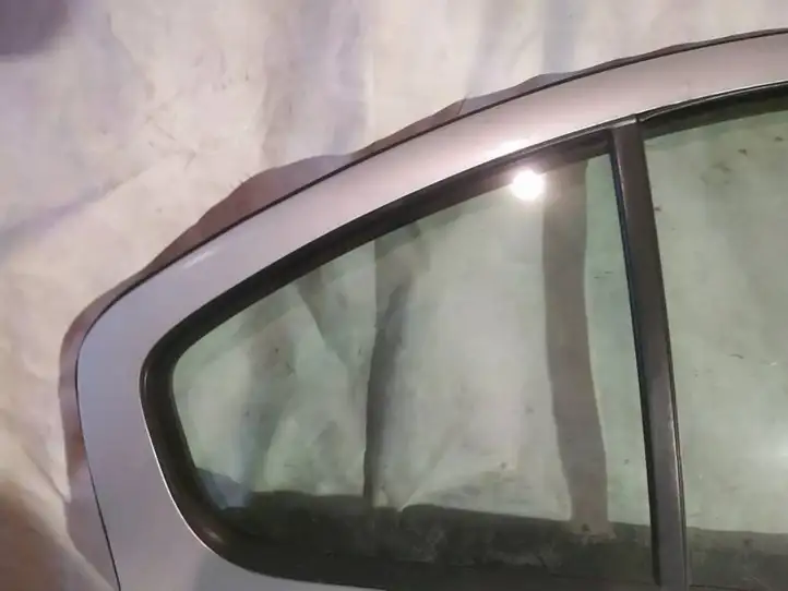 Skoda Octavia Mk2 (1Z) (2004 - 2013) Форточка двери — фото 2