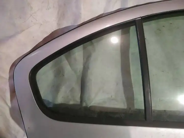 Skoda Octavia Mk2 (1Z) (2004 - 2013) Форточка двери — фото 3