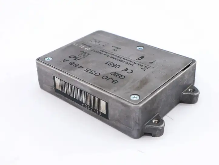 Audi A6 S6 C6 4F (2008 - 2011) 8J0035456A Усилитель антенны — фото 4