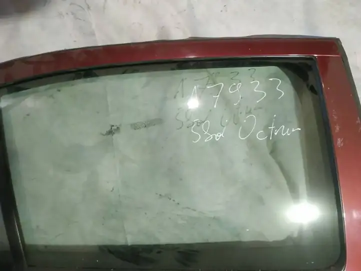 Skoda Octavia Mk2 (1Z) (2004 - 2013) Стекло задней двери — фото 1