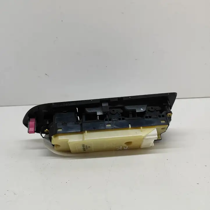 Toyota Land Cruiser (J120) (2002 - 2009) 8404060051 Блок кнопок стеклоподъемников — фото 6