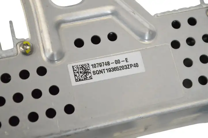 Tesla Model 3 (2017 - 2023) 107974800E Усилитель звука — фото 5