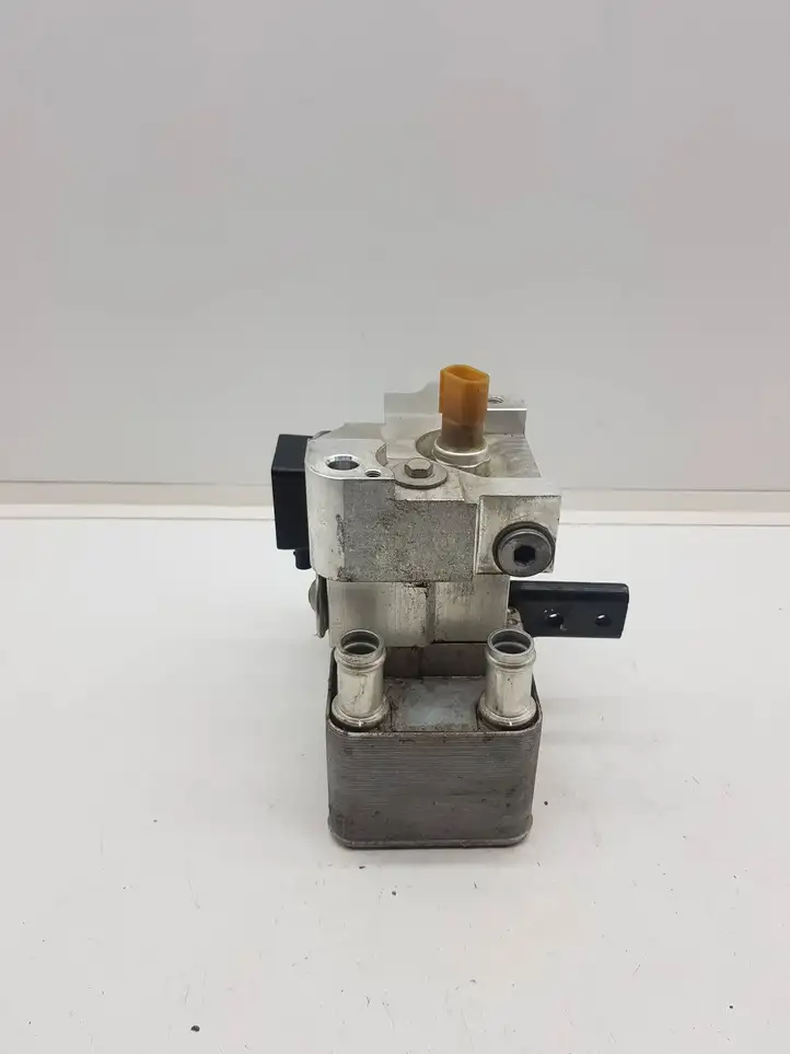 Jaguar I-Pace (2018 - ) J9D38D302AD электрический вентилятор батареи автомобиля — фото 2