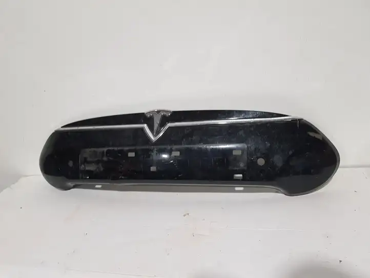Tesla Model S (2021 - ) 102331200A Вентиляционная решетка кузова — фото 1