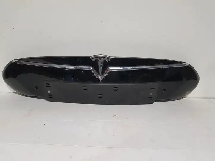 Tesla Model S (2021 - ) 102331200A Вентиляционная решетка кузова — фото 1