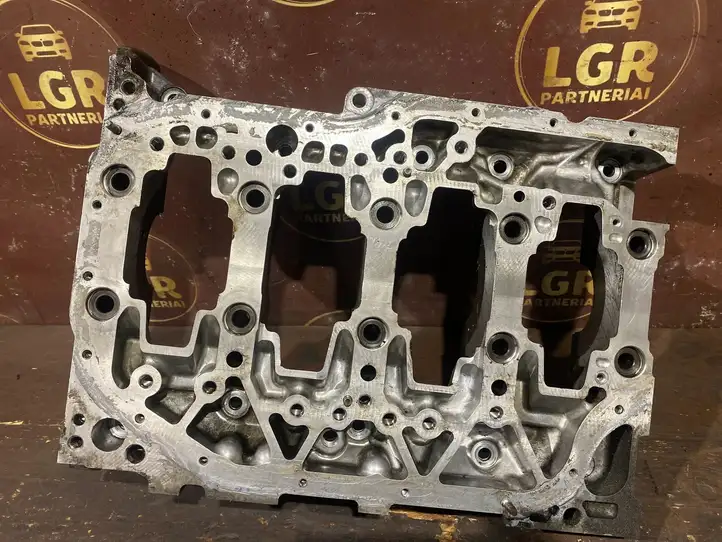 Toyota Corolla Verso AR10 (2004 - 2009) 32K06159 Крышка коленчатого вала — фото 5