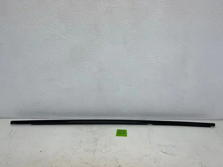 Skoda Enyaq iV (2020 - ) 5L6839476C Накладка стекла двери — фото 1