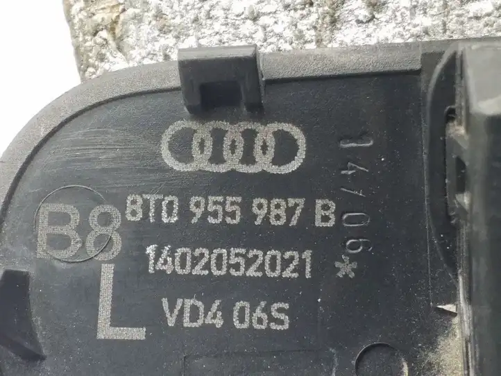 Audi A4 S4 B8 8K (2011 - 2015) 8T0955987B Форсунка омывателя лобового стекла — фото 3