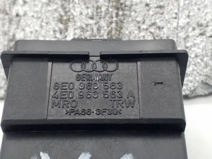 Audi A6 S6 C6 4F (2008 - 2011) 8E0963563 Включатель обогрева — фото 3