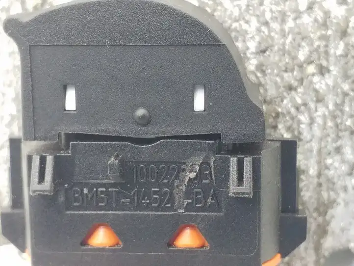 Ford Focus (2011 - 2015) BM5T14529BA Кнопка стеклоподъемников — фото 3