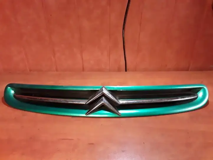 Citroen Xsara Picasso (1999 - 2012) 9631507477 Верхняя решетка радиатора — фото 1